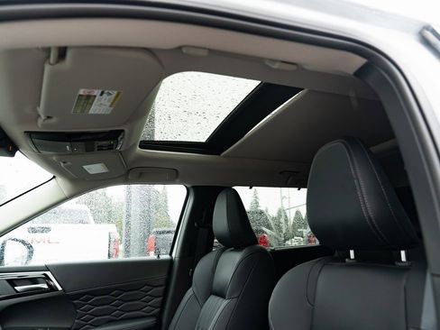 New 2026 Mitsubishi Outlander SEL image 19