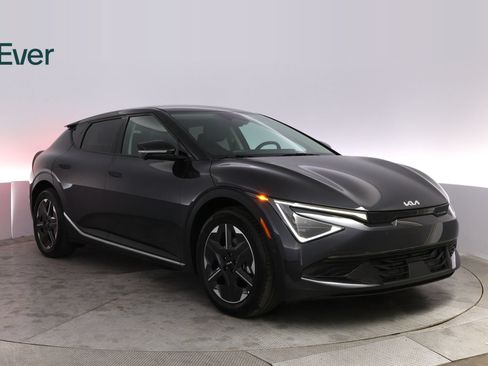 Used 2025 Kia EV6 Light w/ Light LR Technology Package RWD image 12