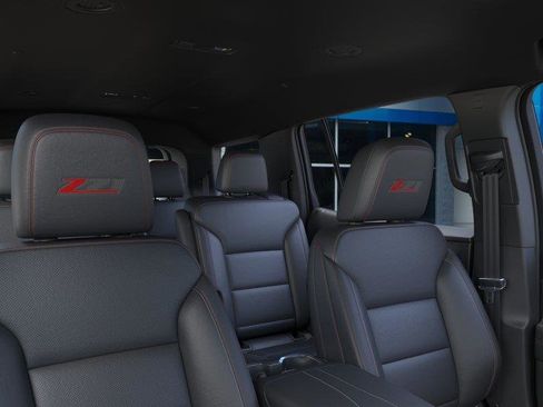 New 2026 Chevrolet Traverse Z71 w/ LPO, Floor Liner Package AWD/4WD image 24