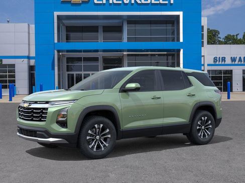 New 2026 Chevrolet Equinox LT image 2