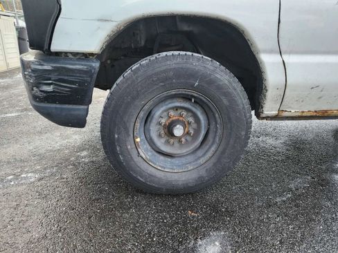 Used 2011 Ford E-250 and Econoline 250 image 13