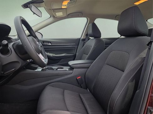 Used 2025 Nissan Altima 2.5 SV image 14