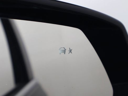 Used 2023 GMC Yukon XL Denali image 48