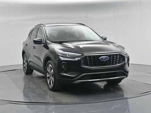 Used 2025 Ford Escape Platinum w/ Premium Technology Package image 59