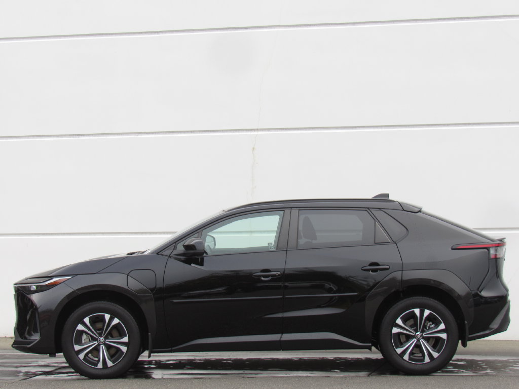 Used 2024 Toyota bZ4X FWD w/ Weather Package image 4