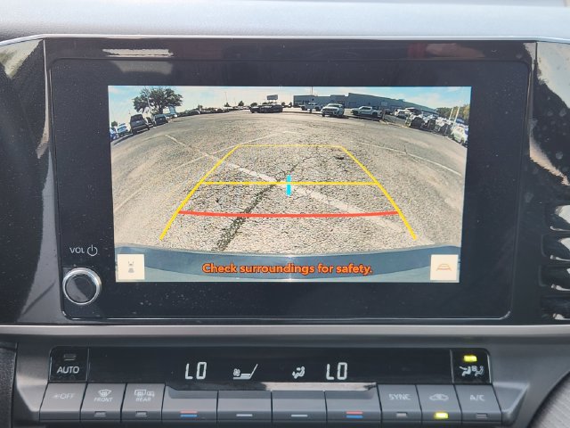 Used 2025 Toyota Camry SE w/ Convenience Package FWD image 17
