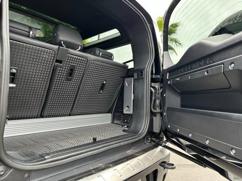 Used 2023 Land Rover Defender 90 V8 AWD/4WD image 22