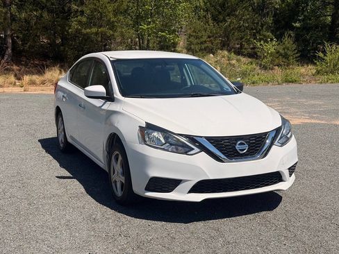 Used 2017 Nissan Sentra SV FWD image 1