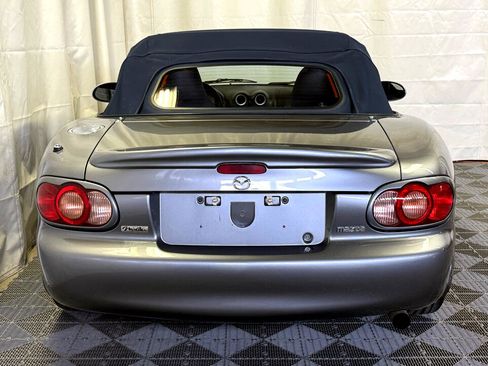 Used 2003 MAZDA MX-5 Miata image 7
