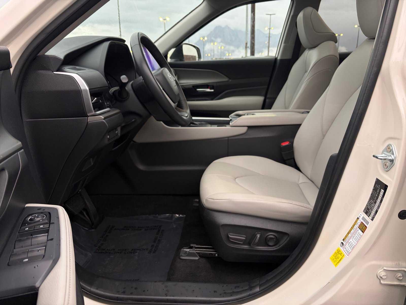 Used 2024 Toyota Grand Highlander FWD image 11