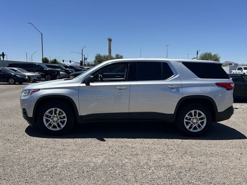 Used 2021 Chevrolet Traverse LS FWD image 2