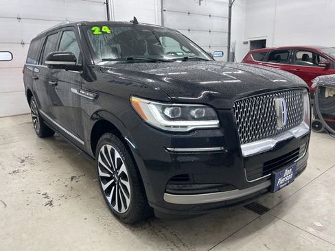 Used 2024 Lincoln Navigator L Reserve image 3