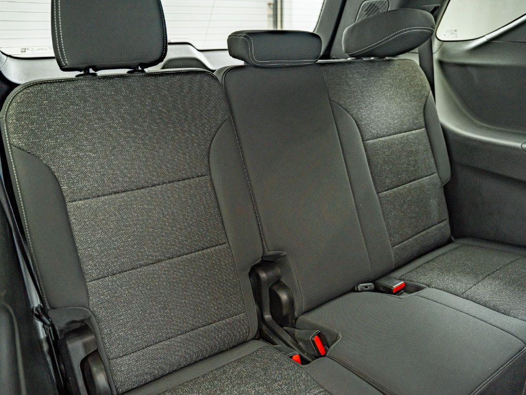 Used 2024 Chevrolet Traverse LS FWD image 35