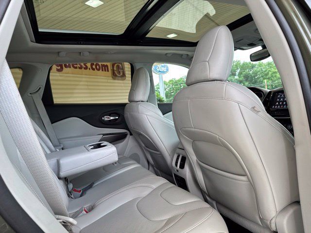 Used 2020 Jeep Cherokee Limited AWD/4WD image 5