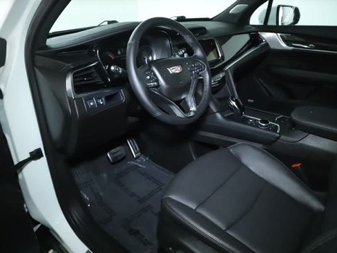 Used 2025 Cadillac XT6 Sport AWD/4WD image 18