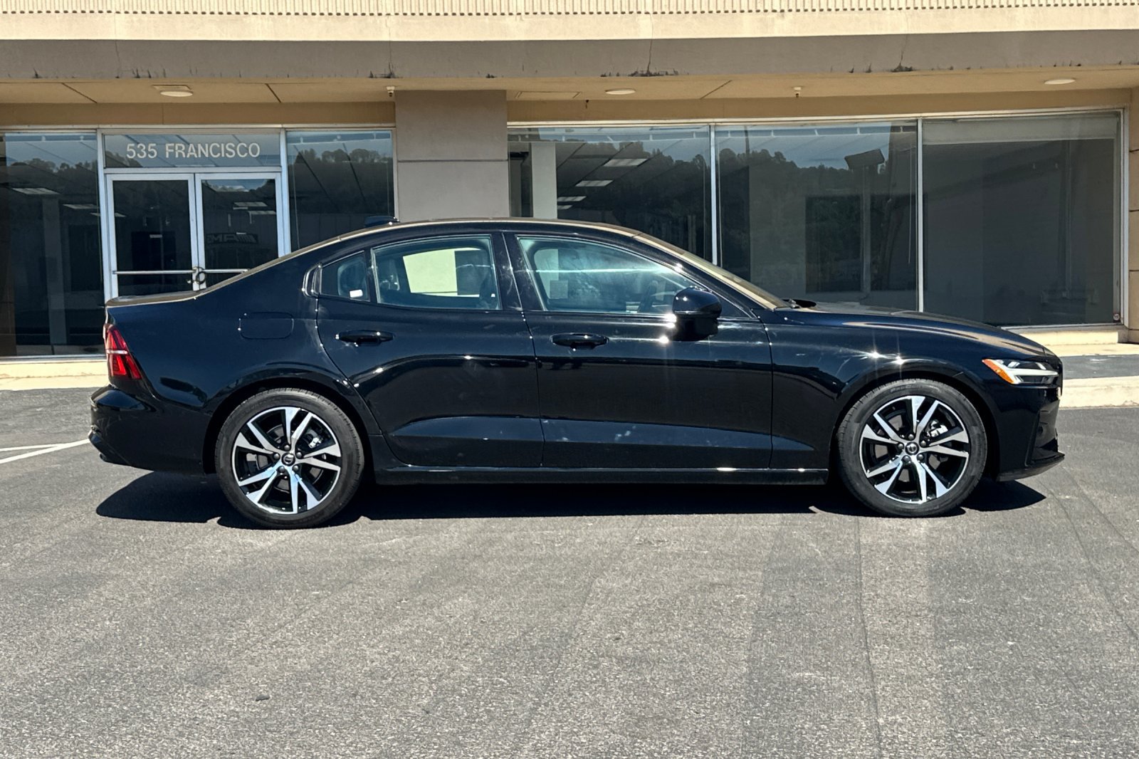 Certified 2023 Volvo S60 B5 Core AWD/4WD image 9