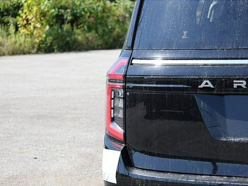 New 2026 Nissan Armada SV image 5