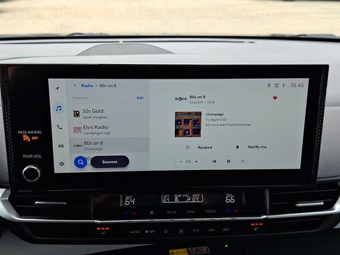 Certified 2025 Toyota Sienna XLE FWD image 17