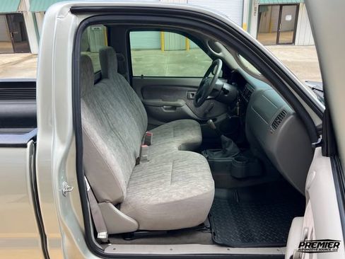 Used 2004 Toyota Tacoma 2WD Regular Cab w/ Enhancement Pkg image 69