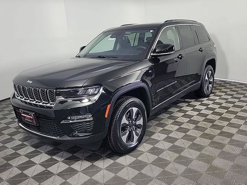 Used 2022 Jeep Grand Cherokee Limited 4xe w/ Luxury Tech Group II AWD/4WD image 13