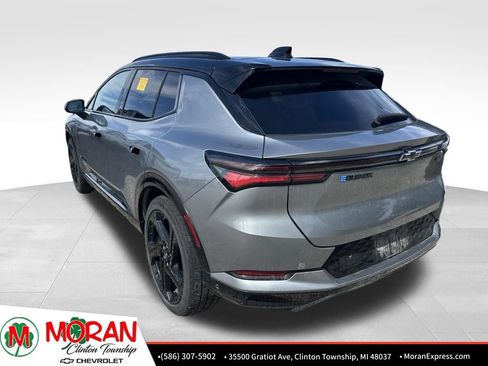 Used 2024 Chevrolet Equinox EV RS FWD image 3