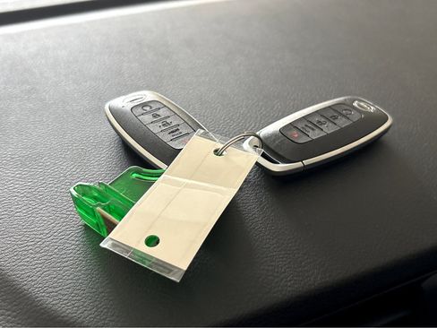 Used 2025 Nissan Versa SR w/ Trunk Package image 24