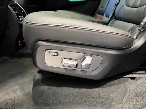 Used 2023 BMW X7 xDrive40i w/ Parking Assistance Package AWD/4WD image 23