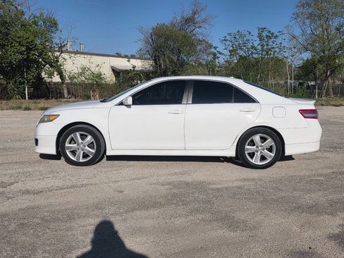 Used 2010 Toyota Camry SE image 9