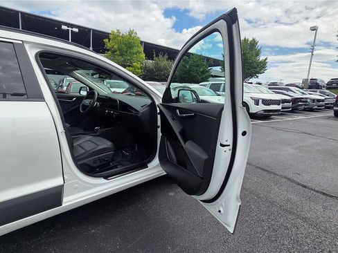 Certified 2023 Kia Niro Wave w/ Wave Preserve Package FWD image 31