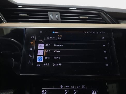 Used 2024 Audi Q8 e-tron Premium image 22