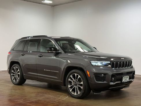 Used 2024 Jeep Grand Cherokee Overland AWD/4WD image 21