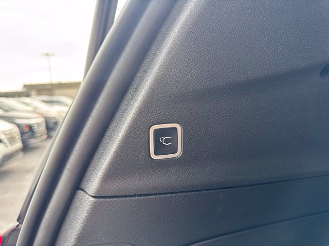 Used 2025 Chrysler Pacifica Select FWD image 6