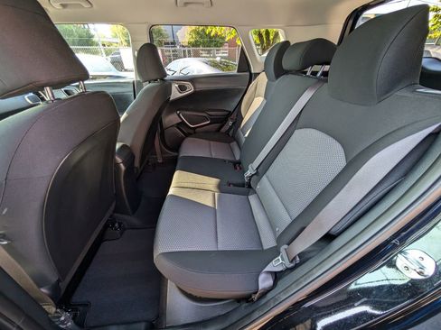 Used 2022 Kia Soul LX image 17