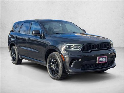 Used 2023 Dodge Durango GT image 3