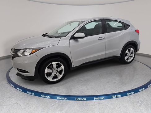 Used 2018 Honda HR-V LX image 10