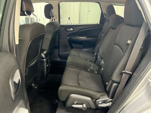 Used 2019 Dodge Journey SE w/ Premium Group FWD image 21