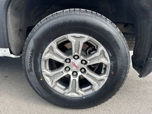 Used 2025 GMC Sierra 1500 SLT AWD/4WD image 28