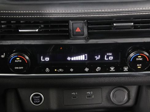 Certified 2023 Nissan Rogue SV w/ SV Premium B Package FWD image 23