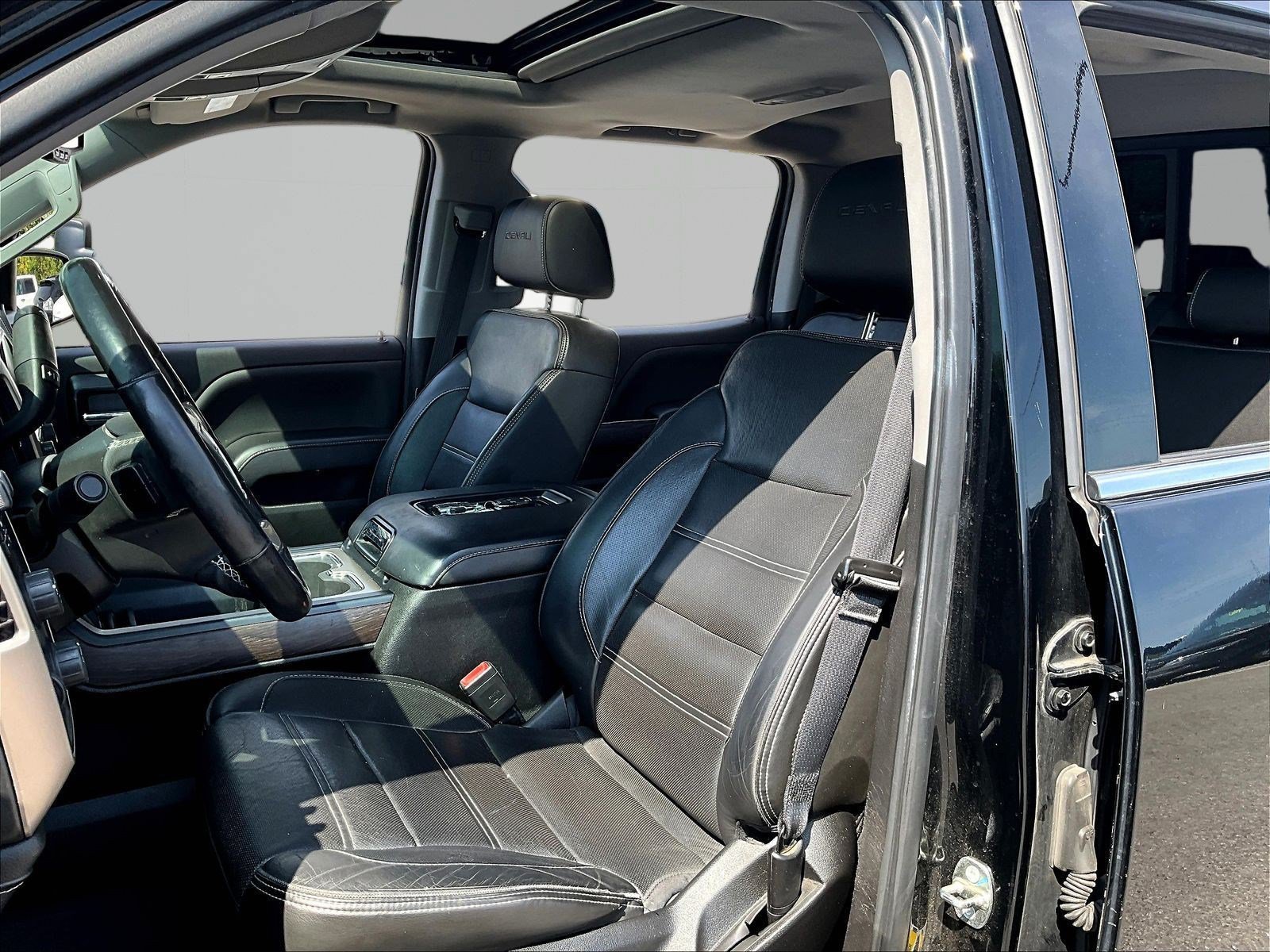 Used 2018 GMC Sierra 1500 Denali w/ Denali Ultimate Package AWD/4WD image 22