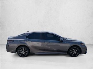 Used 2022 Toyota Camry SE FWD video 4