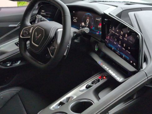 Used 2026 Chevrolet Corvette Stingray Coupe w/ 1LT image 27