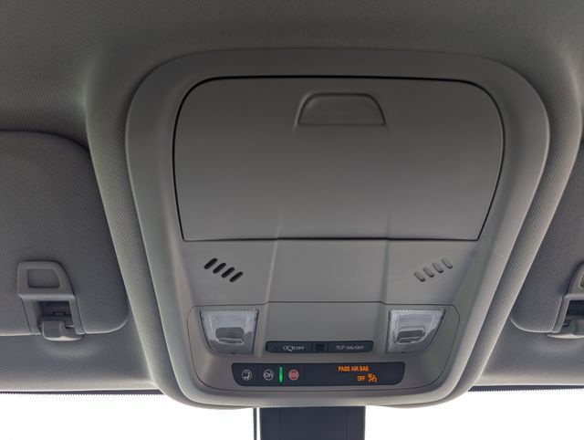 Used 2024 GMC Terrain SLE FWD image 24
