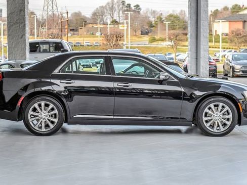 Used 2020 Chrysler 300 Limited image 57