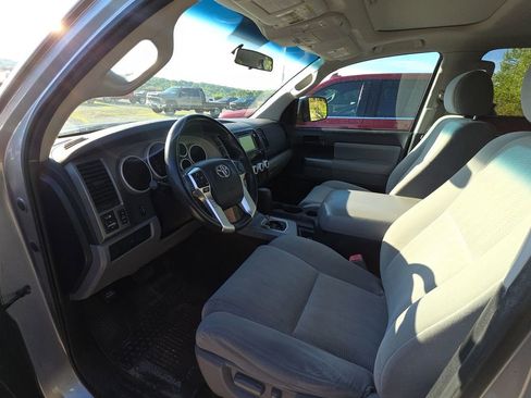 Used 2016 Toyota Sequoia SR5 AWD/4WD image 8
