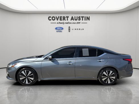Used 2022 Nissan Altima 2.5 SL FWD image 2