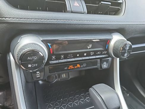 Used 2024 Toyota RAV4 XLE AWD/4WD image 23