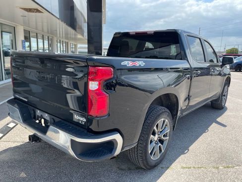 Used 2023 Chevrolet Silverado 1500 LT AWD/4WD image 3