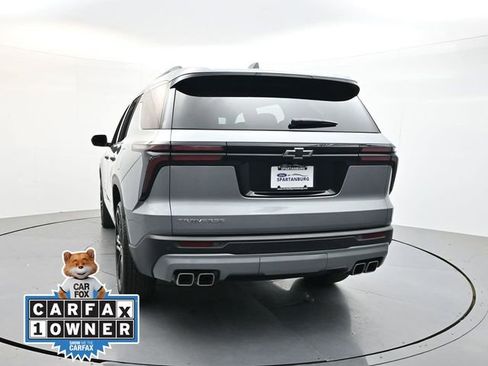 Used 2025 Chevrolet Traverse LT FWD image 7
