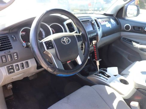 Used 2013 Toyota Tacoma PreRunner image 10