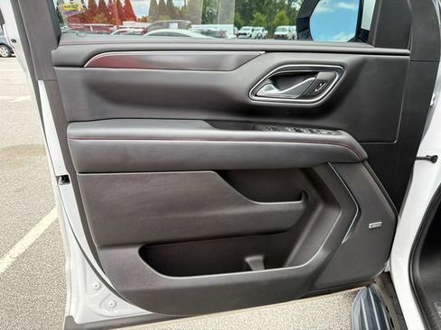 Used 2022 Chevrolet Suburban RST w/ Luxury Package RWD image 10
